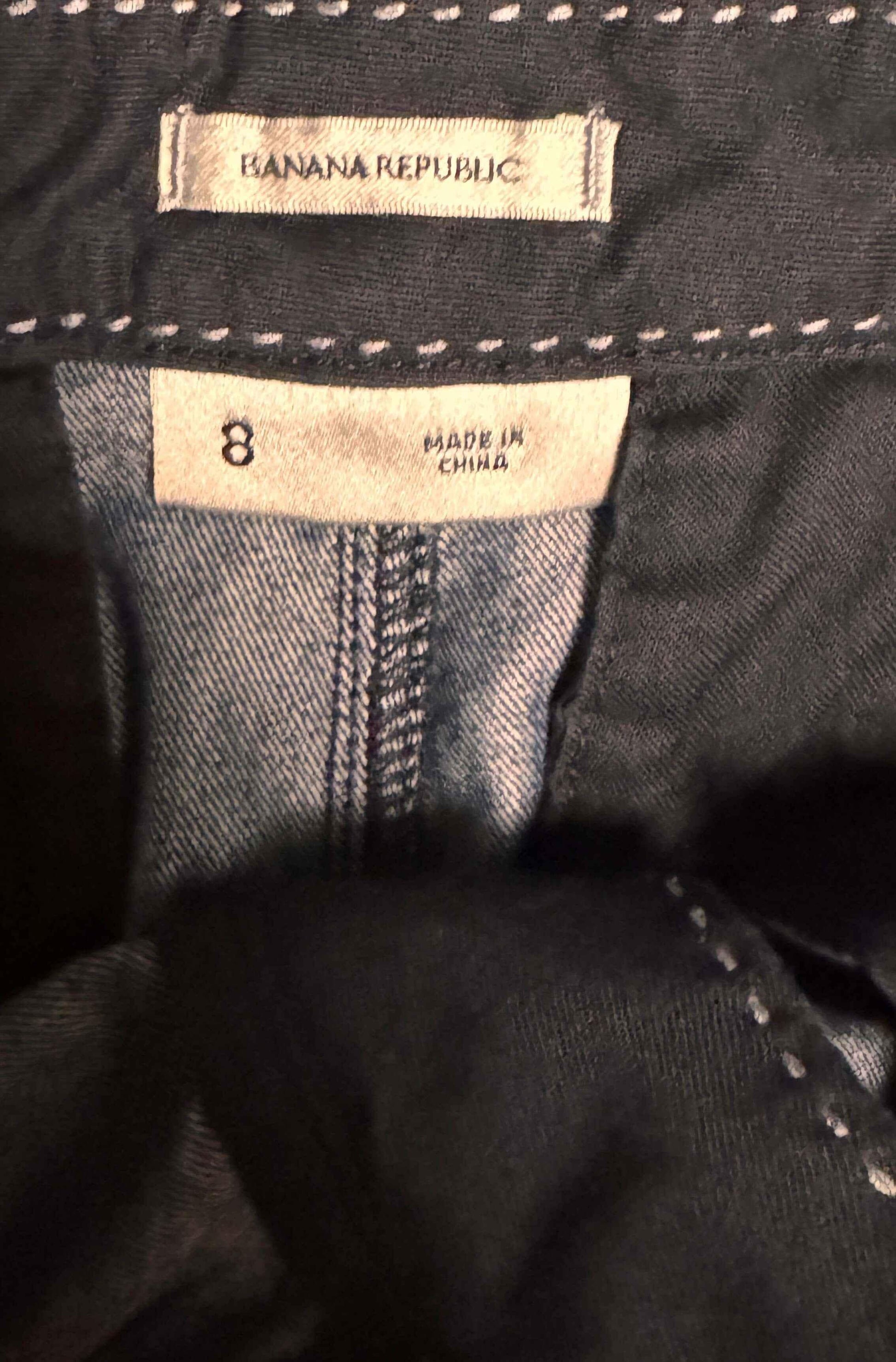 Banana Republic skirt size 8 label, made in China, close-up of stitching detail
