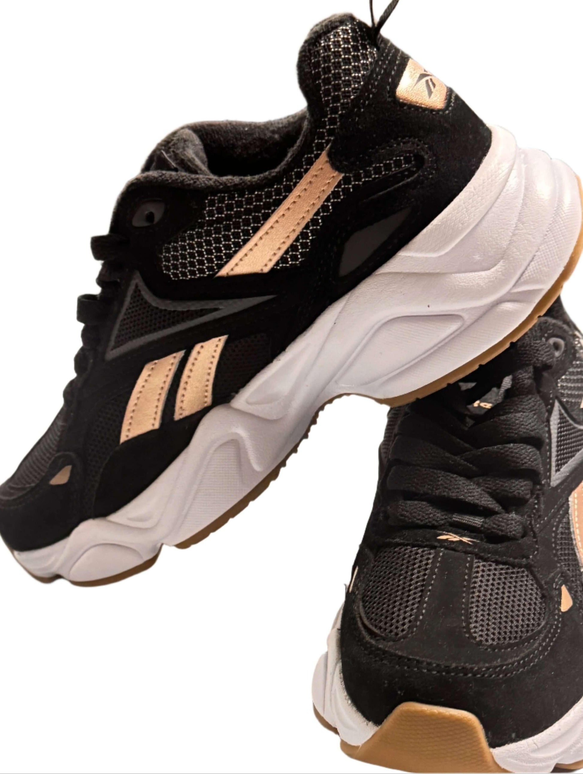 Reebok Shoes (size 7 never worn secondhand) - The Petite Closet