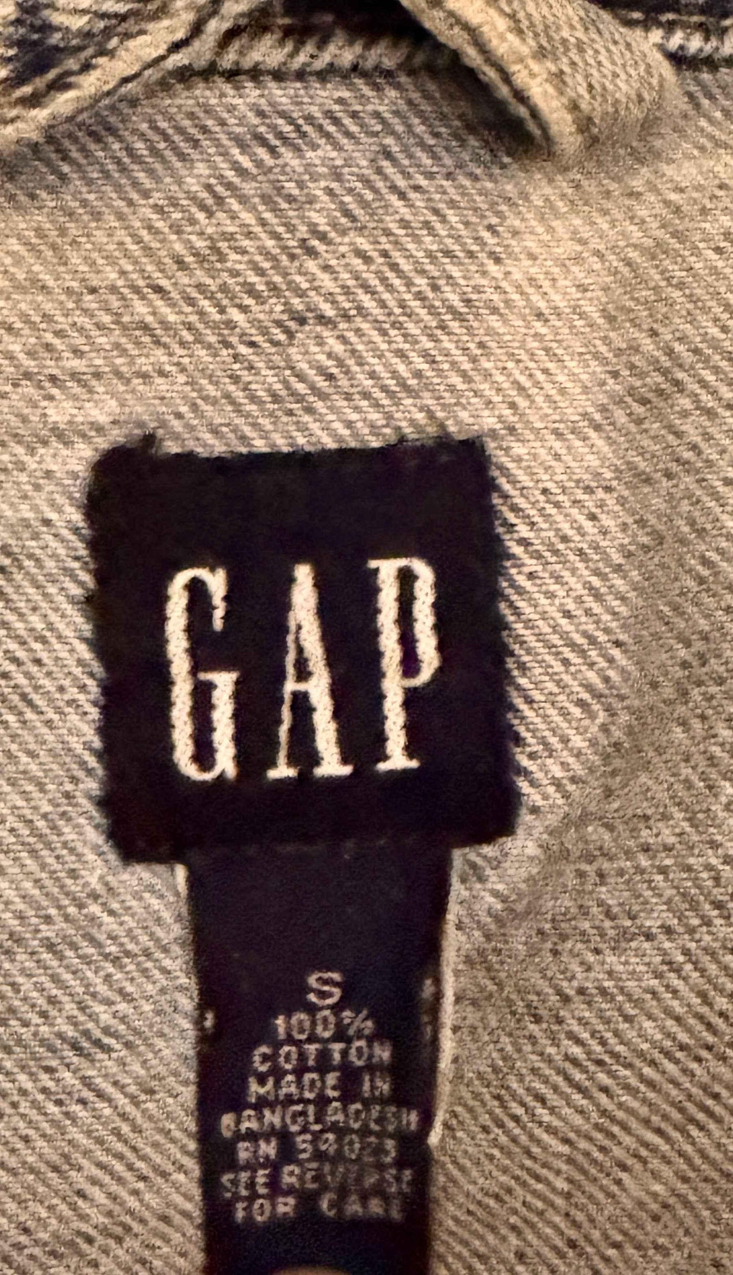 Gap Denim Jacket Petite - Trendy Casual Jacket for Every Occasion