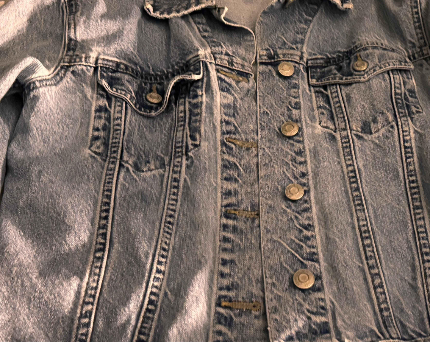 Gap Denim Jacket Petite - Trendy Casual Jacket for Every Occasion