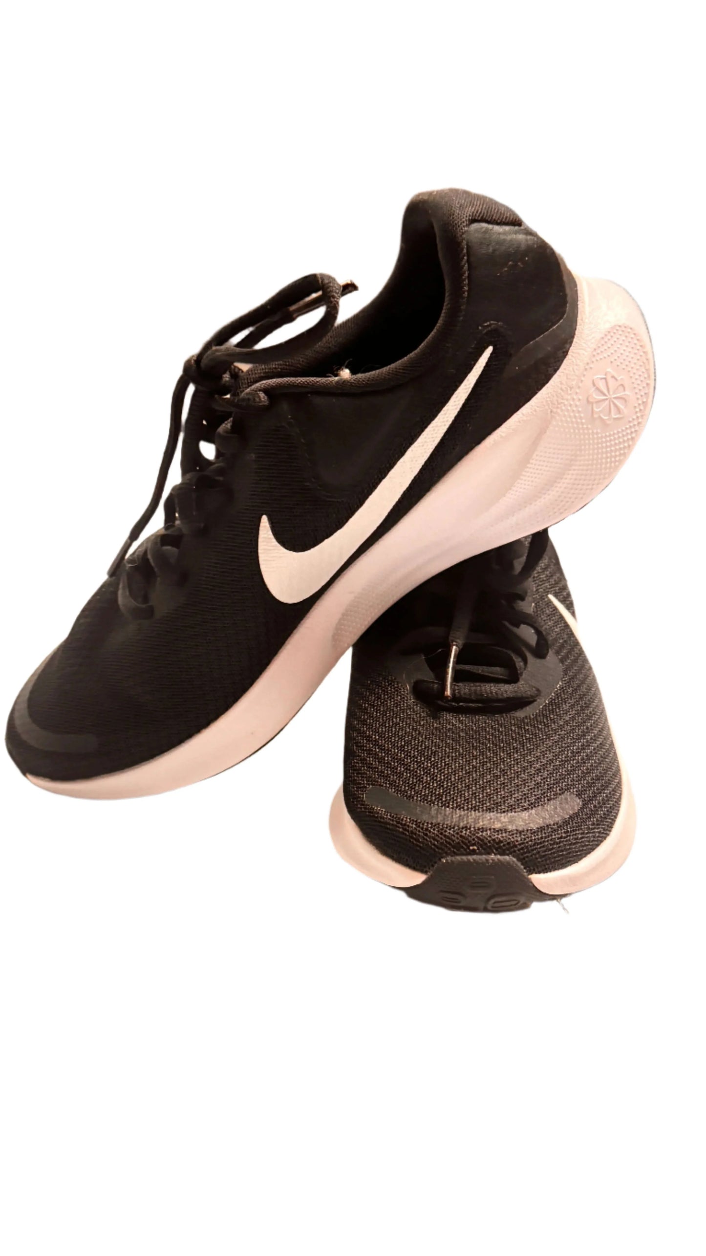 NIKE Running Shoes(black & white, size 7) - The Petite Closet