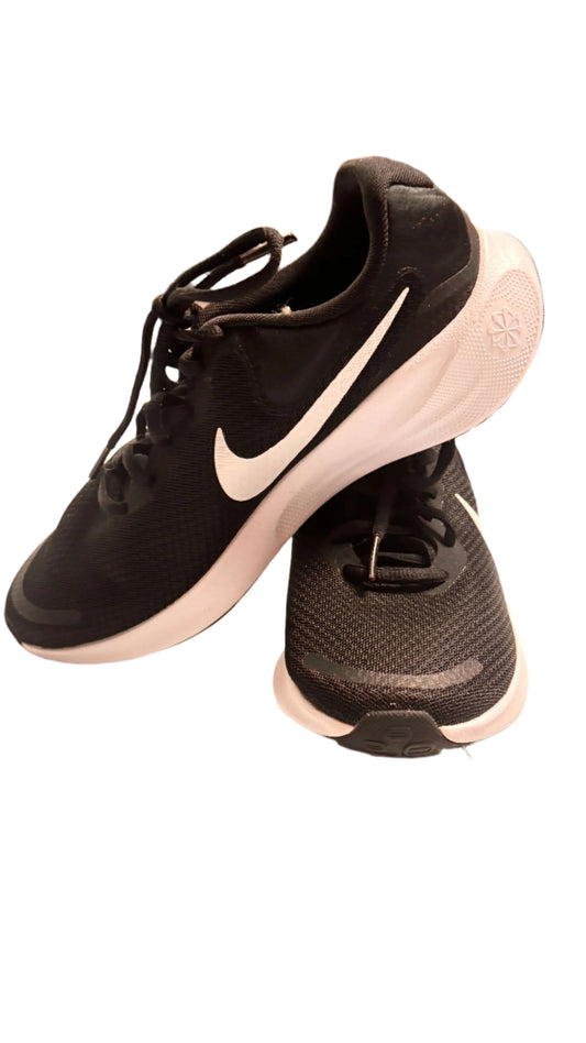 NIKE Running Shoes(black & white, size 7) - The Petite Closet